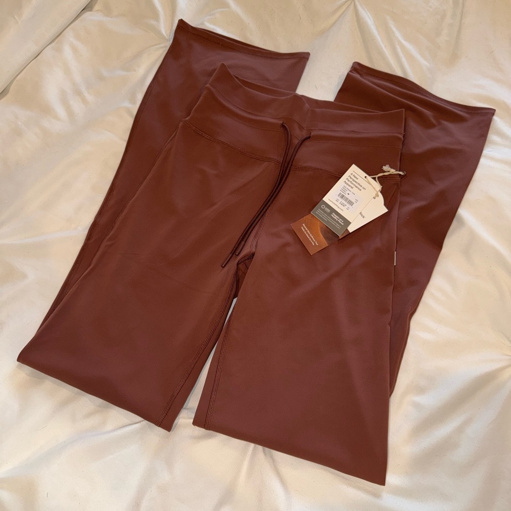 NWT Vuori Daily Wide Leg Legging Long XS - Hazlenut